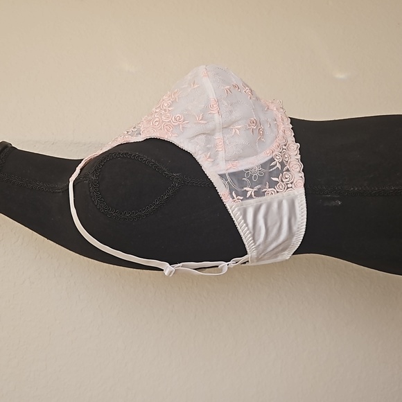 NWOT Breezies set OF 3 bras 36DD pink, white & nude - Picture 3 of 16